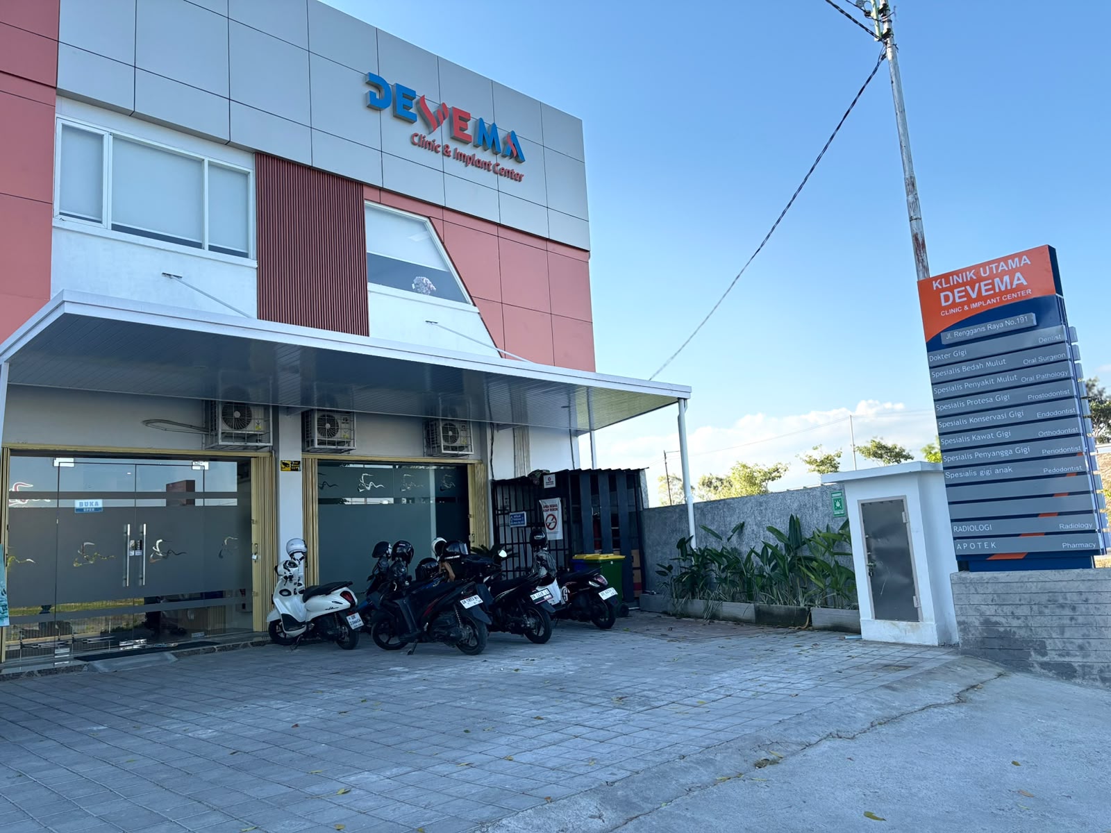 Tampak depan Devema Clinic